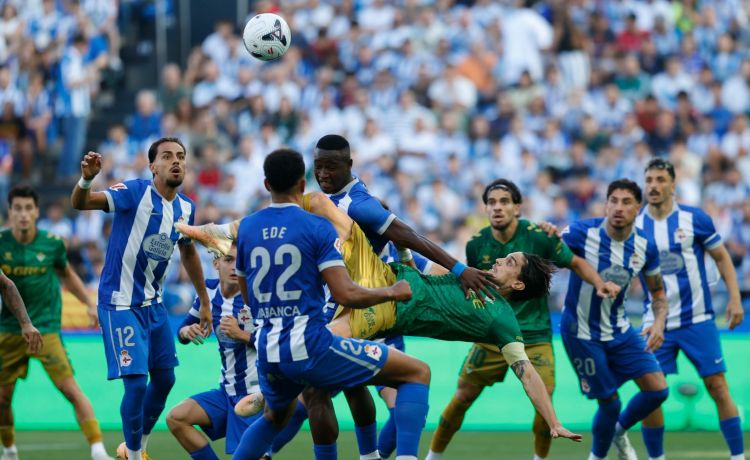 La lesión de Bartra se queda en susto y el Betis respira La lesión de Bartra se queda en susto y el Betis respira