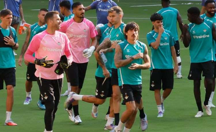 Manu González sustituye a Pau López en la convocatoria, con Junior Firpo y Ricardo Rodríguez presentes Manu González sustituye a Pau López en la convocatoria, con Junior Firpo y Ricardo Rodríguez presentes
