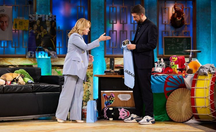 Este equipo de Primera División llevará el logo de ‘La Revuelta’ en su partido frente al Betis Este equipo de Primera División llevará el logo de ‘La Revuelta’ en su partido frente al Betis