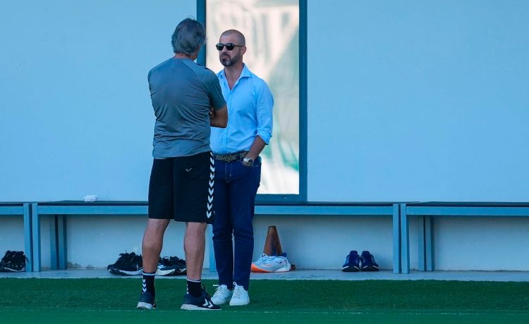 Dos fichajes y un motivo con vistas al pasado en el Betis Dos fichajes y un motivo con vistas al pasado en el Betis