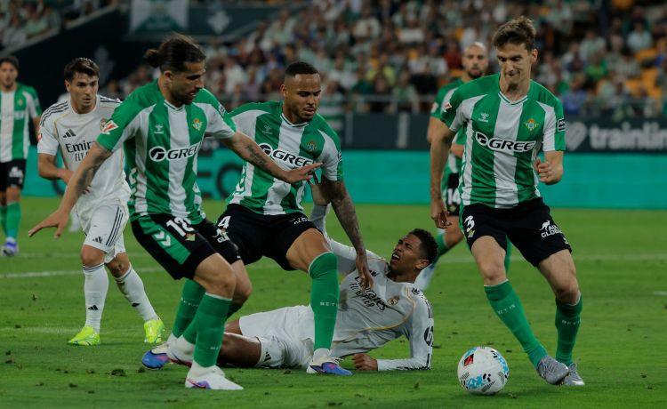 El Betis siempre se levanta con Pellegrini El Betis siempre se levanta con Pellegrini