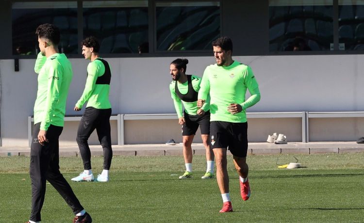 Fornals, novedad en la lista del Betis para la cita en Barcelona Fornals, novedad en la lista del Betis para la cita en Barcelona