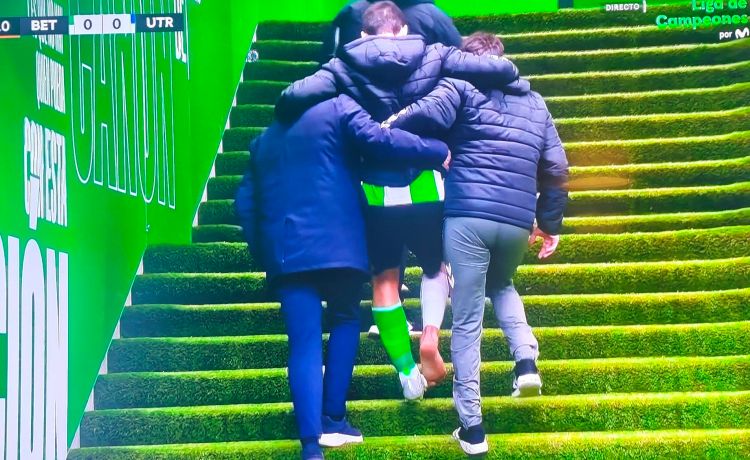 Se encienden las alarmas con Isco en el Betis: se marcha lesionado ante el Utrecht a tres días del derbi Se encienden las alarmas con Isco en el Betis: se marcha lesionado ante el Utrecht a tres días del derbi