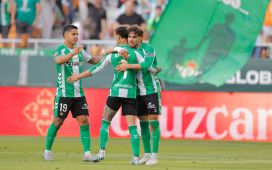 El Betis depende de sí mismo para jugar la Champions; la plaza extra se confirma para España El Betis depende de sí mismo para jugar la Champions; la plaza extra se confirma para España
