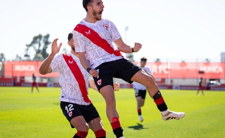 La jugada que decidió el derbi de filiales entre Sevilla Atlético y Betis Deportivo La jugada que decidió el derbi de filiales entre Sevilla Atlético y Betis Deportivo