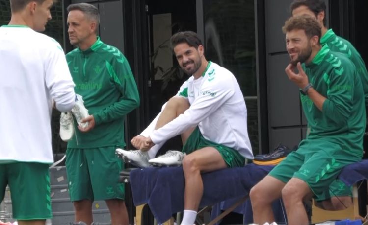 Así ha sido el primer entrenamiento del Betis en Alemania Así ha sido el primer entrenamiento del Betis en Alemania