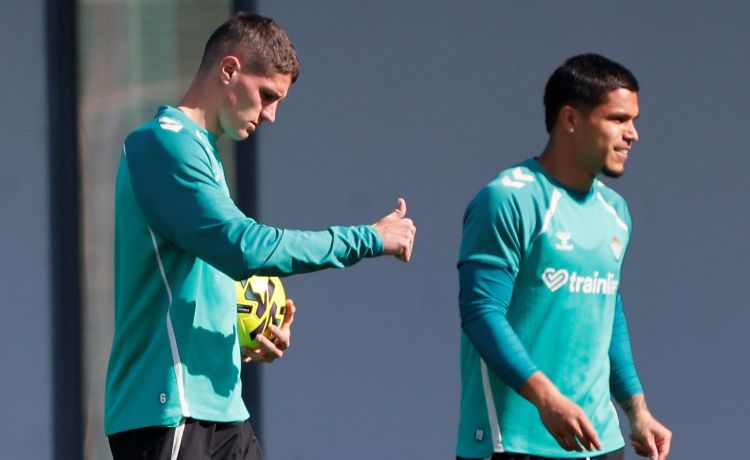 El Betis, pendiente: el Leipzig da un paso y ‘reaviva’ el caso Altimira El Betis, pendiente: el Leipzig da un paso y ‘reaviva’ el caso Altimira