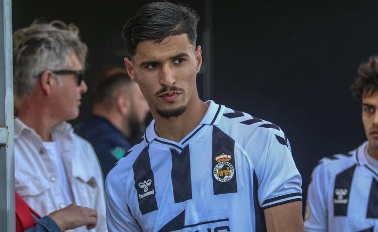 El Betis cierra el fichaje de un prometedor central que podría iniciar la pretemporada El Betis cierra el fichaje de un prometedor central que podría iniciar la pretemporada
