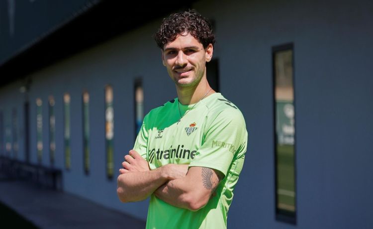 Johnny Cardoso, feliz en el Betis pero consciente de un aspecto clave en su futuro Johnny Cardoso, feliz en el Betis pero consciente de un aspecto clave en su futuro