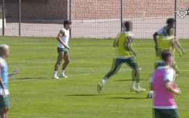 Así ha sido el primer entrenamiento de Fran García con el Betis Así ha sido el primer entrenamiento de Fran García con el Betis