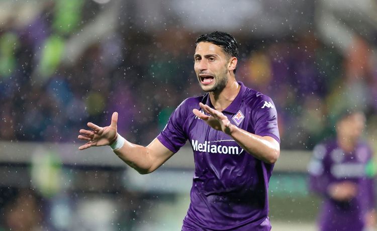 Mandragora no renueva de momento y no juega en la derrota de la Fiorentina ante el Leicester Mandragora no renueva de momento y no juega en la derrota de la Fiorentina ante el Leicester
