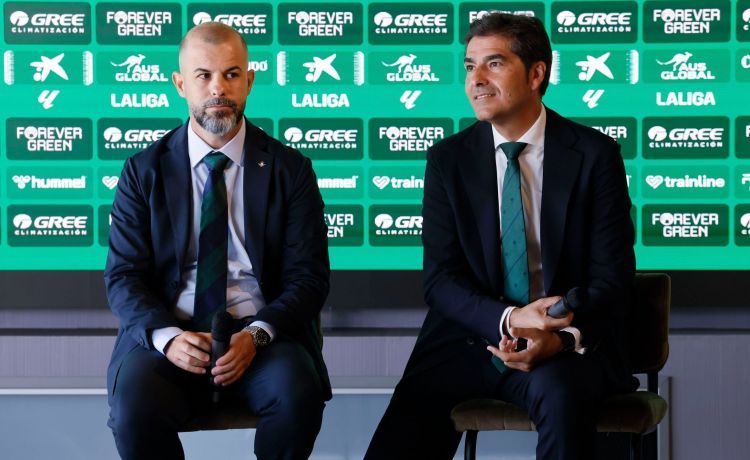Una última semana de mercado de fichajes con tensión por las salidas en el Betis Una última semana de mercado de fichajes con tensión por las salidas en el Betis