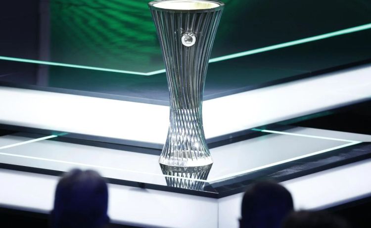 Así es el trofeo de la UEFA Conference League, cargado de simbolismo y detalles técnicos Así es el trofeo de la UEFA Conference League, cargado de simbolismo y detalles técnicos
