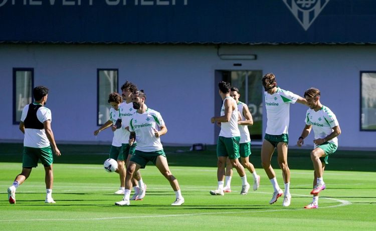 El Betis trabaja con dos bajas antes de recibir al Getafe en el cumpleaños de Pellegrini El Betis trabaja con dos bajas antes de recibir al Getafe en el cumpleaños de Pellegrini
