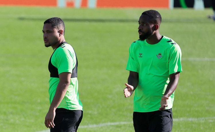 Betis: Competencia y más nivel para la delantera Betis: Competencia y más nivel para la delantera