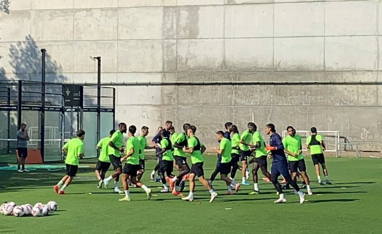 Ocho ausencias en el entrenamiento del Betis este viernes Ocho ausencias en el entrenamiento del Betis este viernes