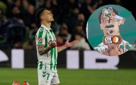 Los ultras del Feyenoord se ceban con una imagen de Antony nada más pisar Sevilla Los ultras del Feyenoord se ceban con una imagen de Antony nada más pisar Sevilla