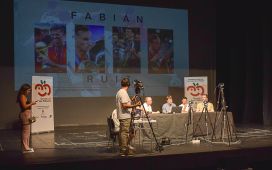 Los Palacios presume de Fabián y lo arropa ante su candidatura al Balón de Oro Los Palacios presume de Fabián y lo arropa ante su candidatura al Balón de Oro