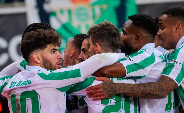 Betis: Apiñados Betis: Apiñados