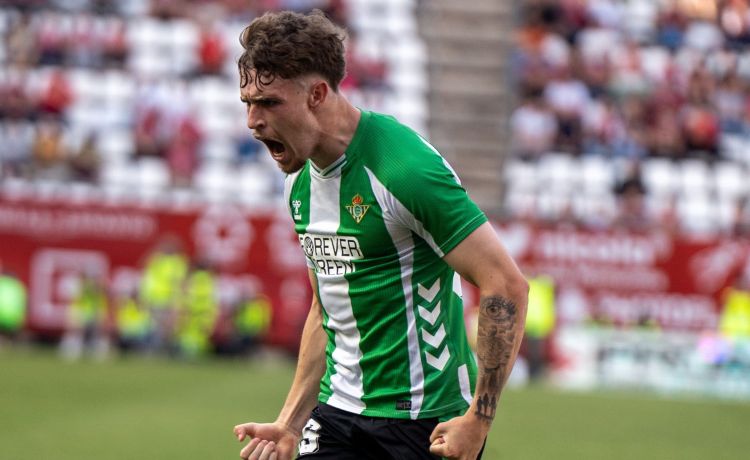 Buenas y malas noticias en el Betis; un prometedor canterano apunta a ir citado ante el Elche Buenas y malas noticias en el Betis; un prometedor canterano apunta a ir citado ante el Elche