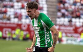Buenas y malas noticias en el Betis; un prometedor canterano apunta a ir citado ante el Elche Buenas y malas noticias en el Betis; un prometedor canterano apunta a ir citado ante el Elche
