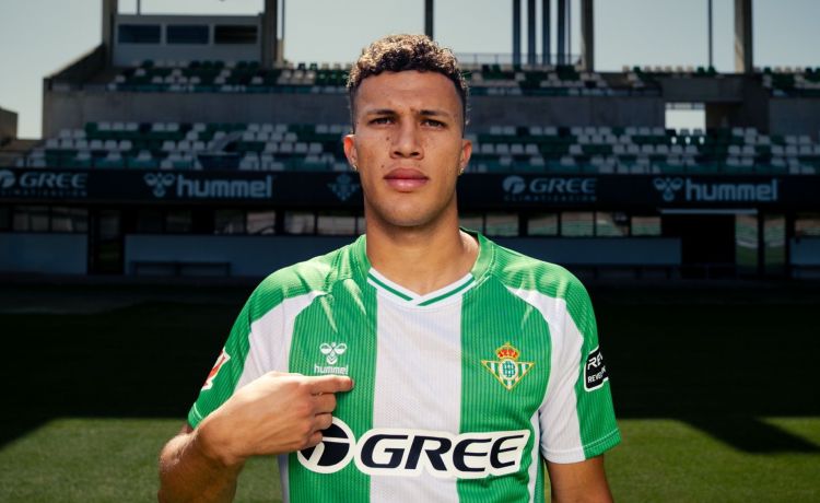 El Betis quiere tener inscritos a todos los fichajes la próxima semana El Betis quiere tener inscritos a todos los fichajes la próxima semana