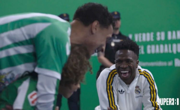 El bonito gesto de Mbappé y Vinicius con el hijo de Antony: ¿quién es mejor, tú o tu padre? El bonito gesto de Mbappé y Vinicius con el hijo de Antony: ¿quién es mejor, tú o tu padre?