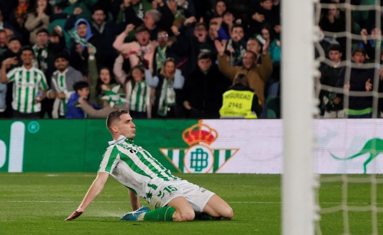 Betis: Más ruido desde Francia para el fichaje de Perraud Betis: Más ruido desde Francia para el fichaje de Perraud