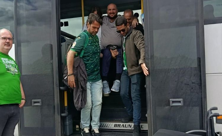 El inclusivo viaje de tres béticos para ver la final en Breslavia El inclusivo viaje de tres béticos para ver la final en Breslavia
