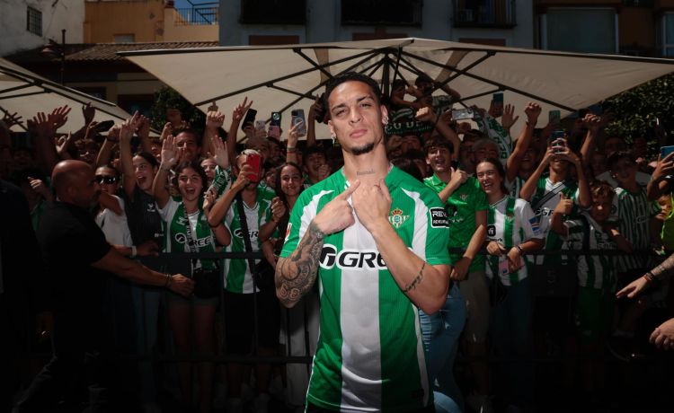 El fichaje de Antony por el Betis se cuela en un selecto grupo El fichaje de Antony por el Betis se cuela en un selecto grupo