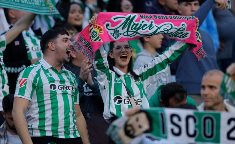 Búscate en las fotos del Betis – Gent Búscate en las fotos del Betis – Gent