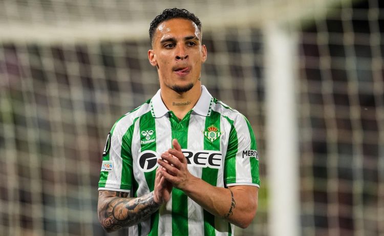 «Veo más probable que Antony se quede en el Betis que cuando lo fichamos en enero» «Veo más probable que Antony se quede en el Betis que cuando lo fichamos en enero»