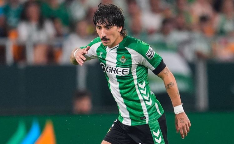 ¿Jugar la Champions o un nuevo título con el Betis? Bellerín lo tiene claro ¿Jugar la Champions o un nuevo título con el Betis? Bellerín lo tiene claro