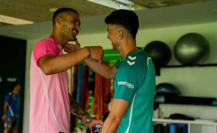 27 jugadores, incluidos 13 canteranos, arrancan el ‘stage’ de pretemporada del Betis en Almancil 27 jugadores, incluidos 13 canteranos, arrancan el ‘stage’ de pretemporada del Betis en Almancil