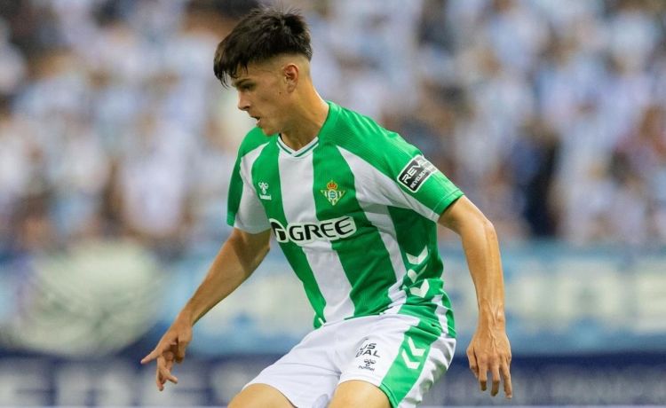 Otra lesión de la promesa del Betis: un nuevo reto para Dani Pérez Otra lesión de la promesa del Betis: un nuevo reto para Dani Pérez