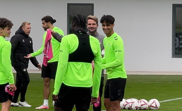 La convocatoria del Betis para medirse al Valencia: Ruibal y cantera La convocatoria del Betis para medirse al Valencia: Ruibal y cantera