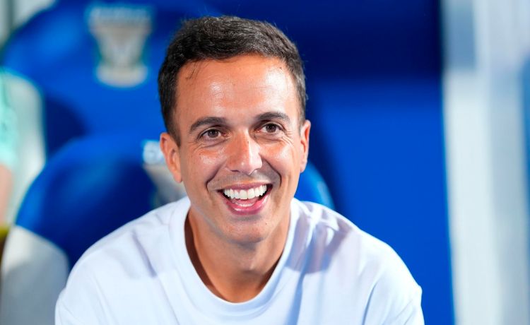 Borja Jiménez deja abierta la puerta a la presencia de Haller ante el Betis Borja Jiménez deja abierta la puerta a la presencia de Haller ante el Betis