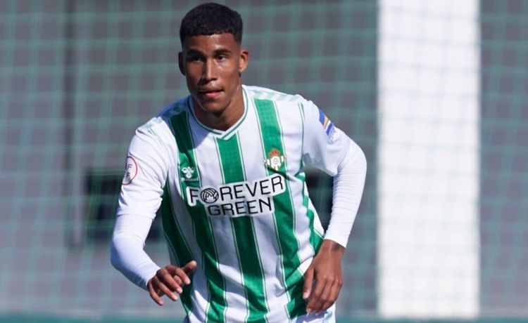 El Betis cierra la cesión de Álex Pérez al Inter con opción de compra El Betis cierra la cesión de Álex Pérez al Inter con opción de compra