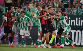 Empate en un intercambio de gol(p)es Empate en un intercambio de gol(p)es