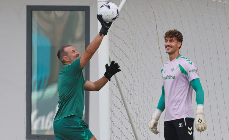 ¿Diego Conde o Manu González? La duda de Pellegrini en la portería del Betis para la Copa ¿Diego Conde o Manu González? La duda de Pellegrini en la portería del Betis para la Copa