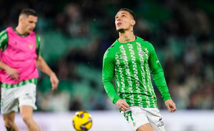 Betis: Incógnitas en los extremos Betis: Incógnitas en los extremos