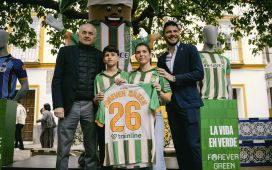 La campaña de la camiseta del Betis fabricada con naranjas, premiada en un certamen publicitario La campaña de la camiseta del Betis fabricada con naranjas, premiada en un certamen publicitario
