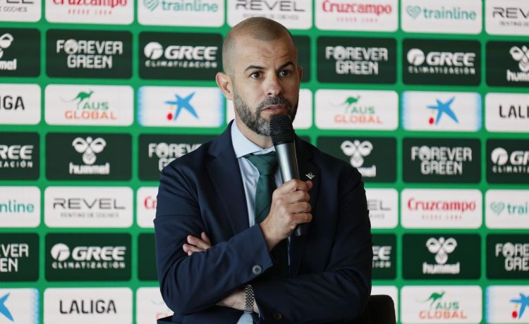 La autocrítica de Manu Fajardo: «Todos podemos dar un poco más de lo que estamos dando» La autocrítica de Manu Fajardo: «Todos podemos dar un poco más de lo que estamos dando»