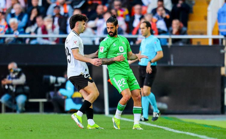Confirmado el Valencia – Betis: el equipo che donará toda la taquilla a los afectados por la DANA Confirmado el Valencia – Betis: el equipo che donará toda la taquilla a los afectados por la DANA