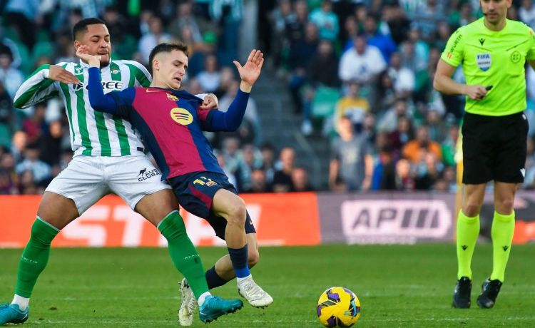 El Betis llama a la puerta de Marc Casadó El Betis llama a la puerta de Marc Casadó
