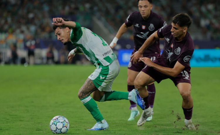 Con fútbol y fe, un Betis con la capacidad de volver siempre Con fútbol y fe, un Betis con la capacidad de volver siempre