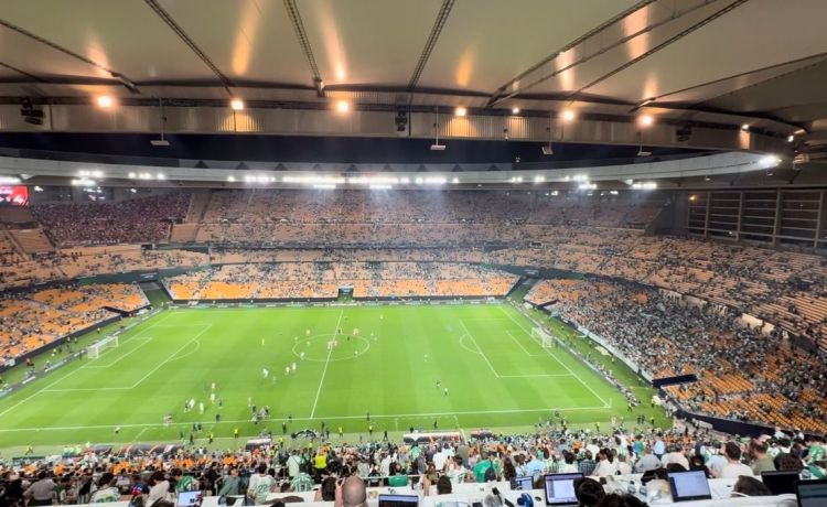 Inédito: Anuncian por error desalojar La Cartuja por motivos de seguridad en el Betis-Braga Inédito: Anuncian por error desalojar La Cartuja por motivos de seguridad en el Betis-Braga