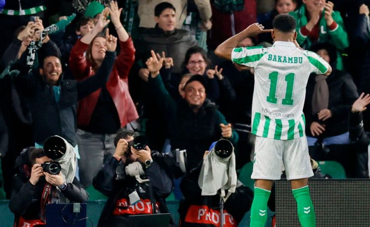 Betis: Bakambu y su cuenta pendiente en el derbi Betis: Bakambu y su cuenta pendiente en el derbi