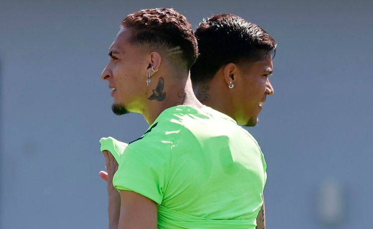 Las imágenes del entrenamiento del Betis en el ‘Media Day’ Las imágenes del entrenamiento del Betis en el ‘Media Day’