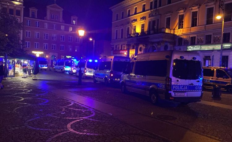La pelea entre ultras del Betis y Chelsea en Breslavia se salda con cuatro españoles detenidos La pelea entre ultras del Betis y Chelsea en Breslavia se salda con cuatro españoles detenidos